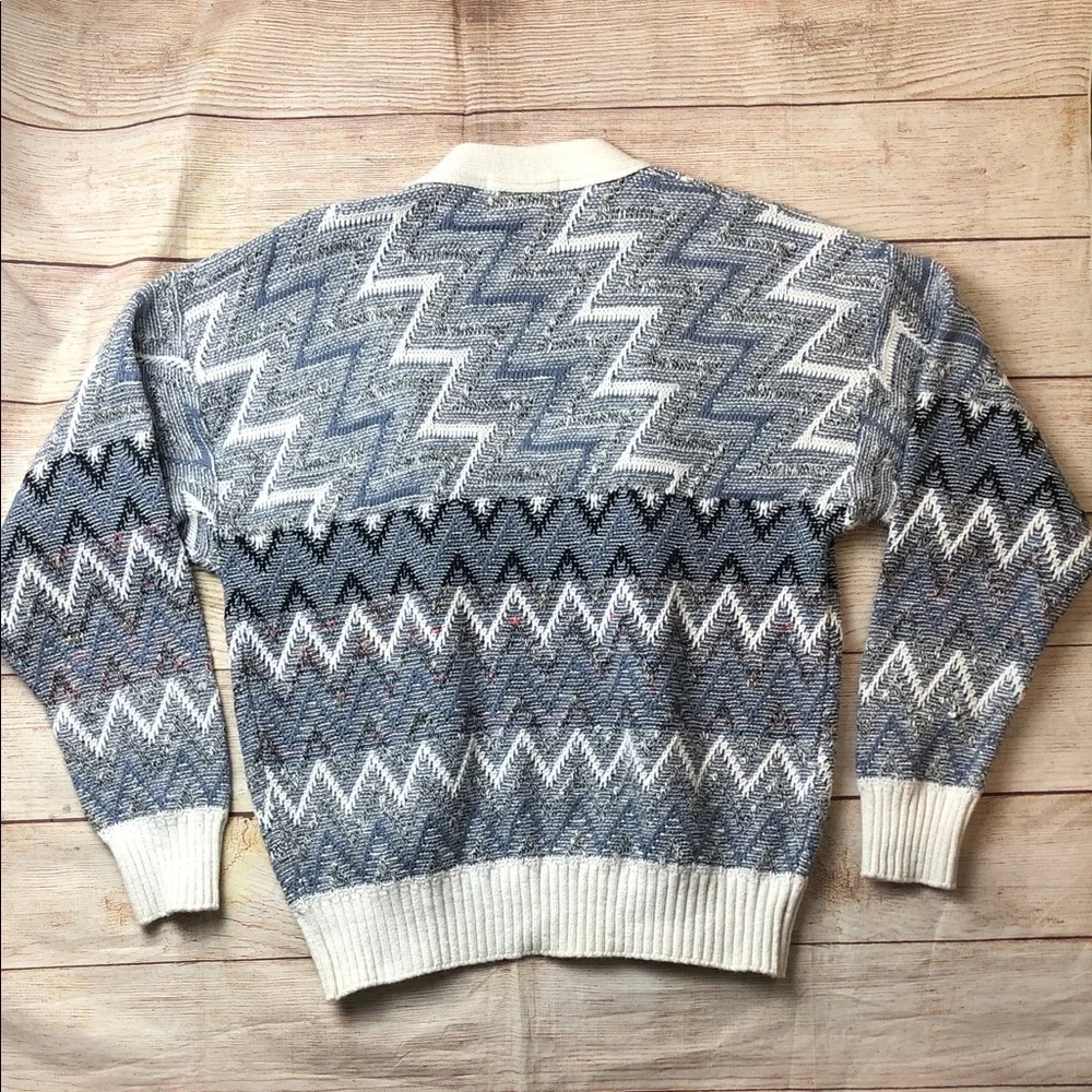 London Fog Zigzag Patterned Cardigan‎ in Blue and White 🩵
